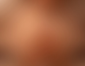 999_027_SHOW_White_Shorts_Chucks_and_Facial