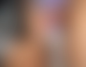 999_027_SHOW_White_Shorts_Chucks_and_Facial